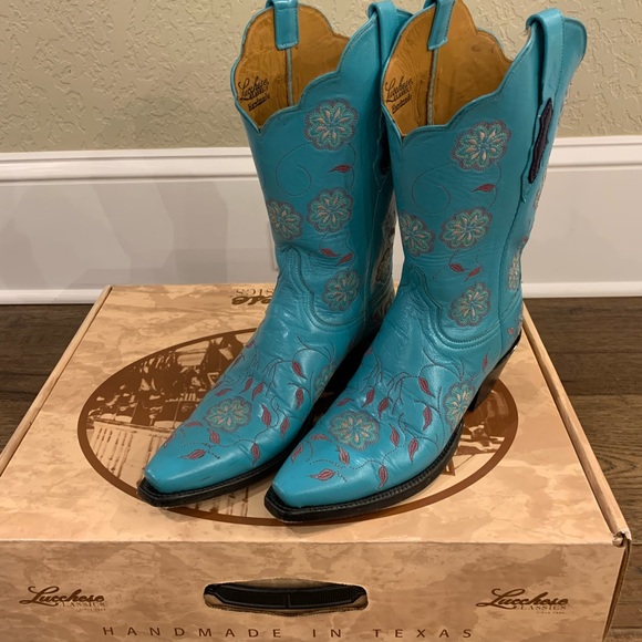 Lucchese Shoes - Lucchese turquoise boots w/stitching size 6 1/2